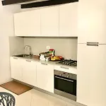 Mirrors Apartman *